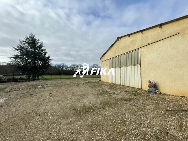 Location Local d'activités 450 m²