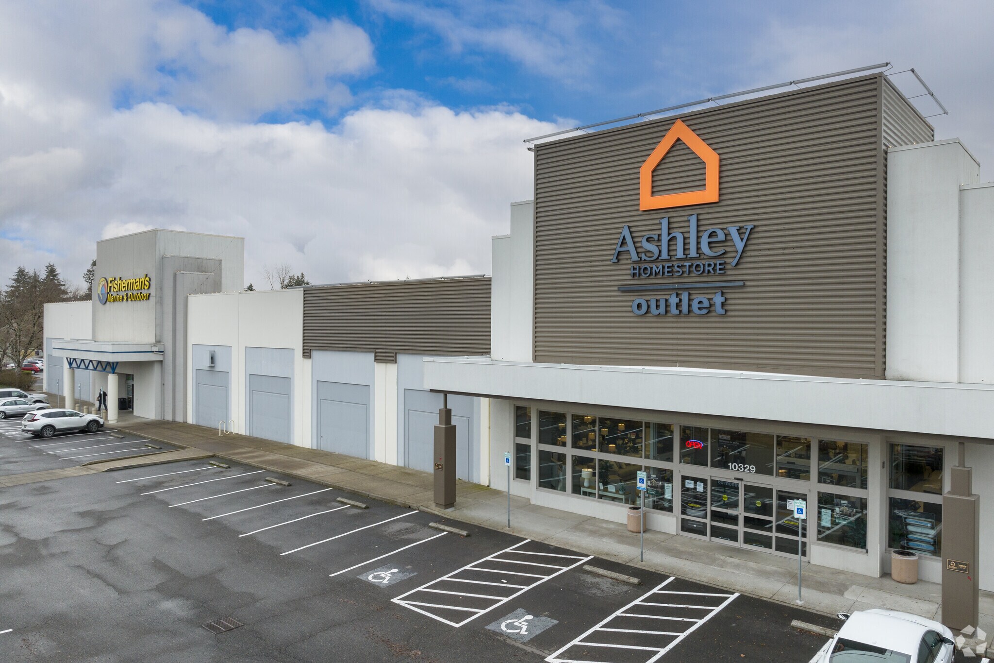 10329-10355 SW Cascade Blvd, Tigard, OR to rent Primary Photo- Image 1 of 14