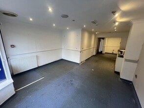 45-47 Brook St, Ilkley to rent Interior Photo- Image 2 of 6