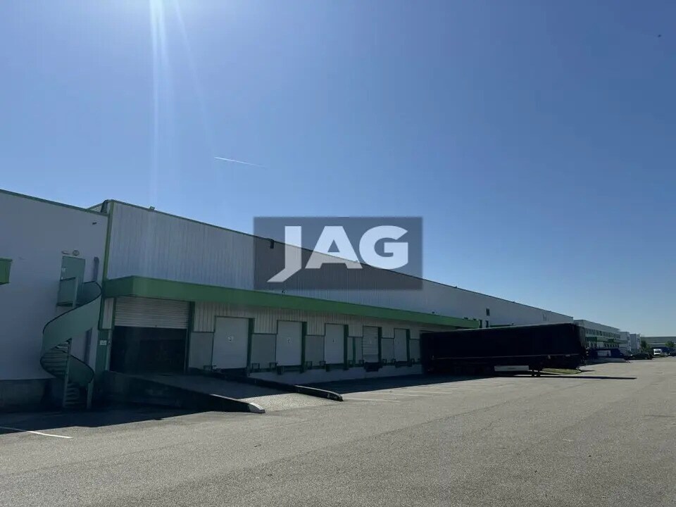 Location Local d'activités 2 208 m² - Photo 1
