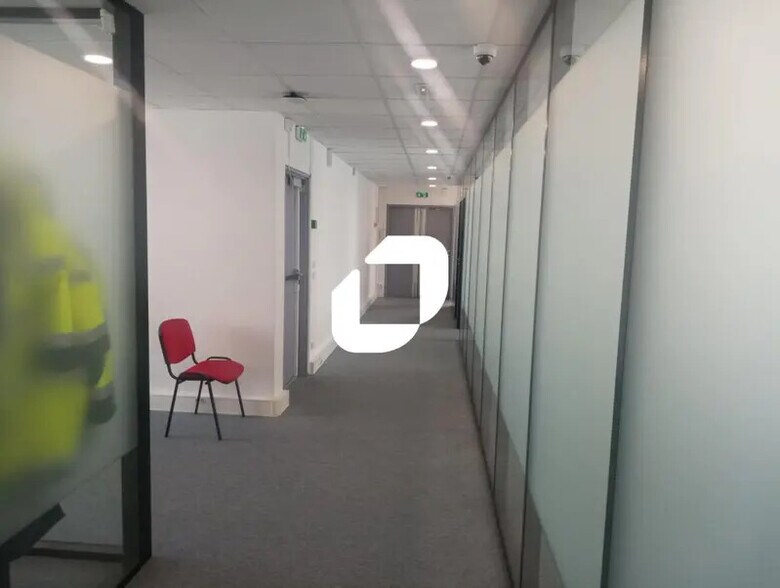 Office in Issy-les-Moulineaux to rent - Interior Photo - Image 3 of 5
