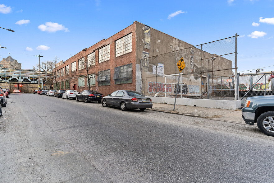 1807-1827 E Huntingdon St, Philadelphia, PA for sale - Building Photo - Image 2 of 22