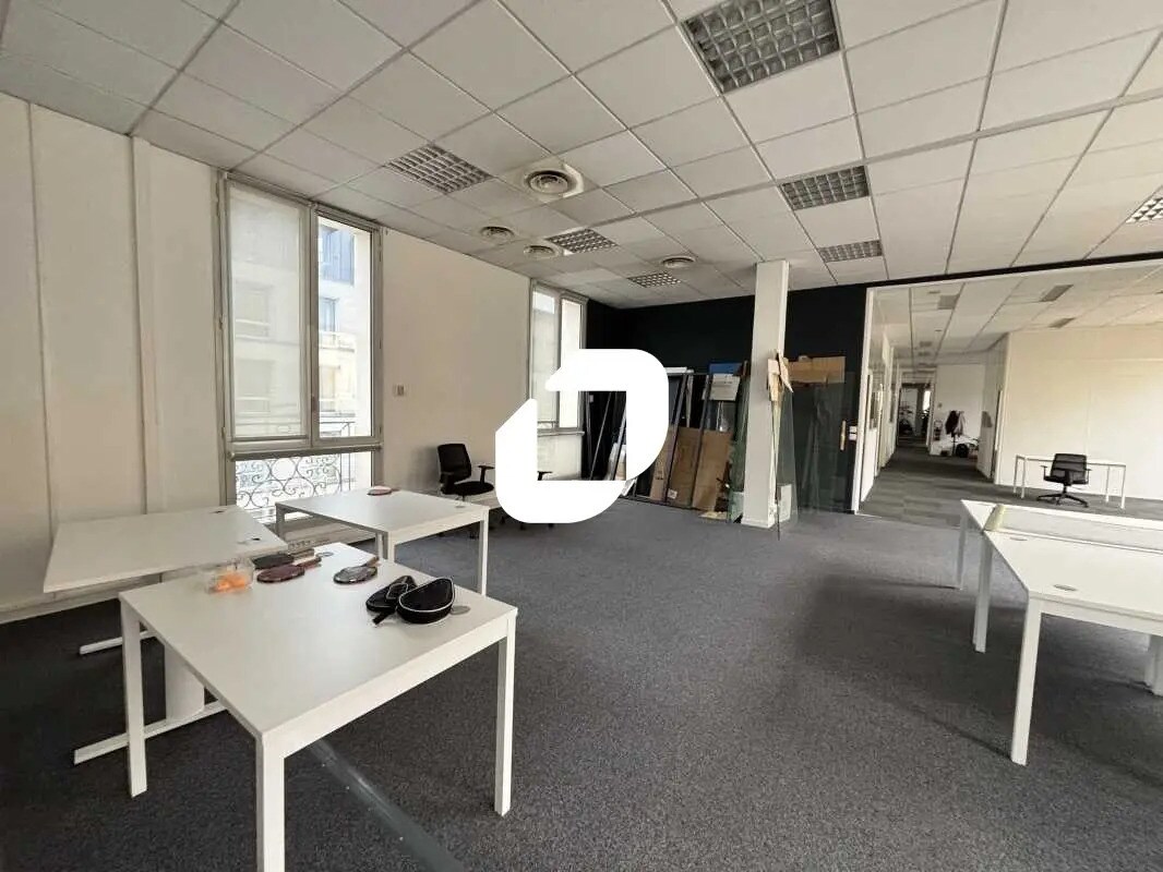 Office in Bordeaux to rent Interior Photo- Image 1 of 14