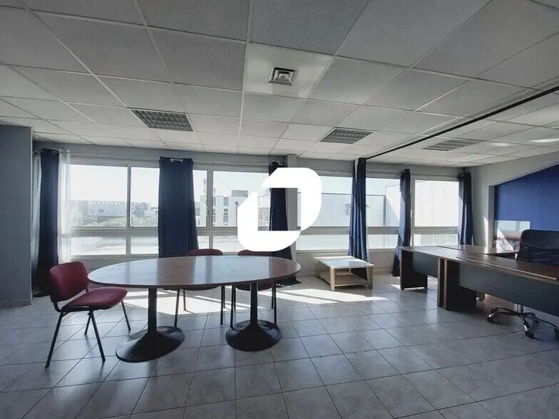 Office in Mauguio to rent - Interior Photo - Image 3 of 9