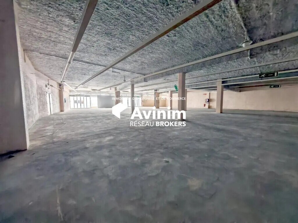 Location Commerce 814 m² - Photo 1