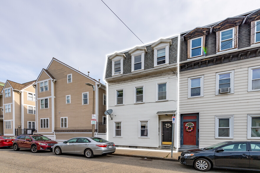 136 W 7th St, South Boston, MA for sale - Building Photo - Image 2 of 15