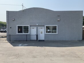 3142 Atchison St, Riverbank, CA for rent Building Photo- Image 1 of 9