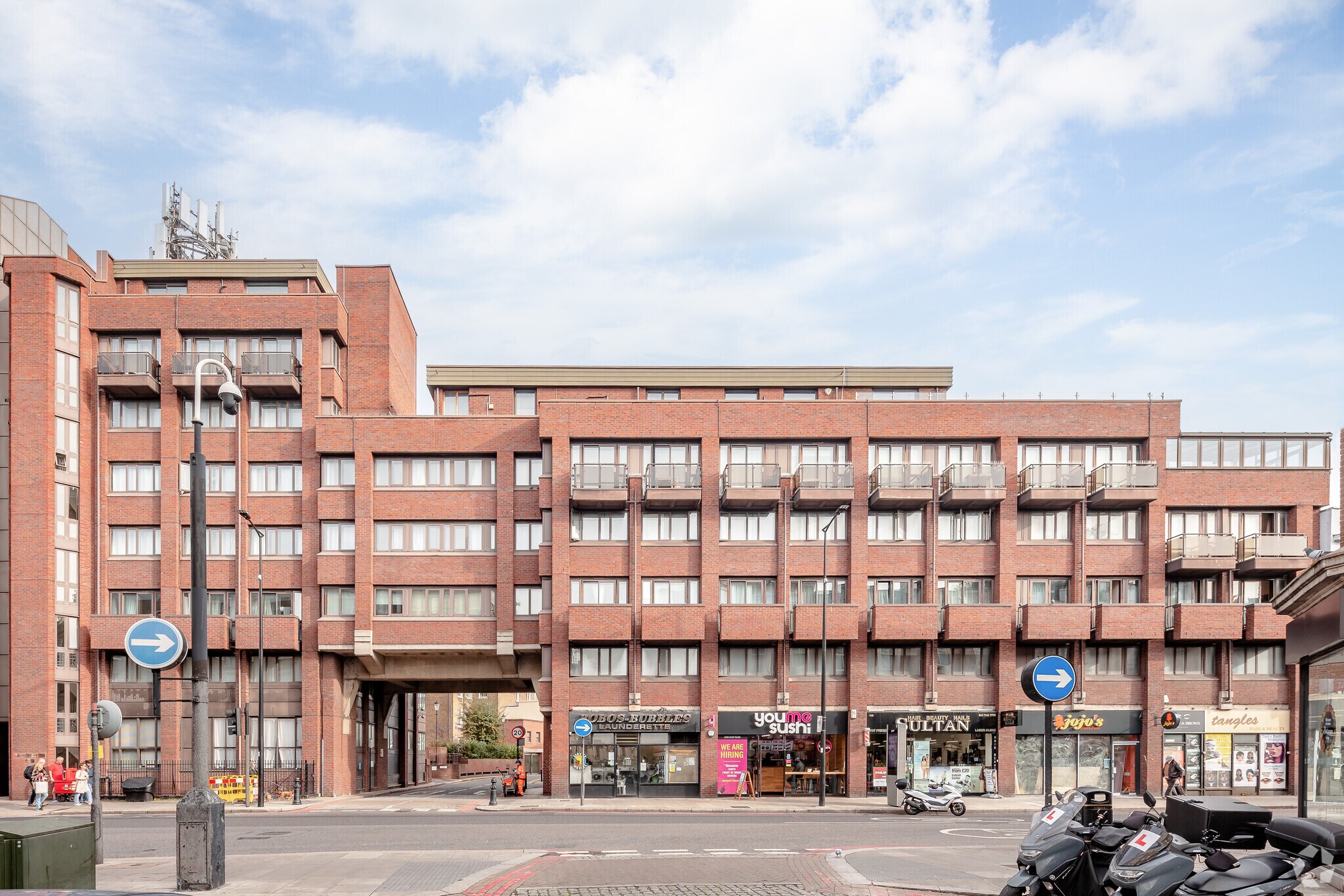 109-119 Earls Court Rd, London for sale Primary Photo- Image 1 of 1