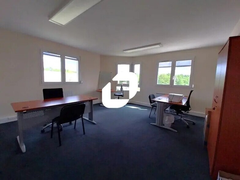 Office in Rambouillet to rent - Interior Photo - Image 3 of 12