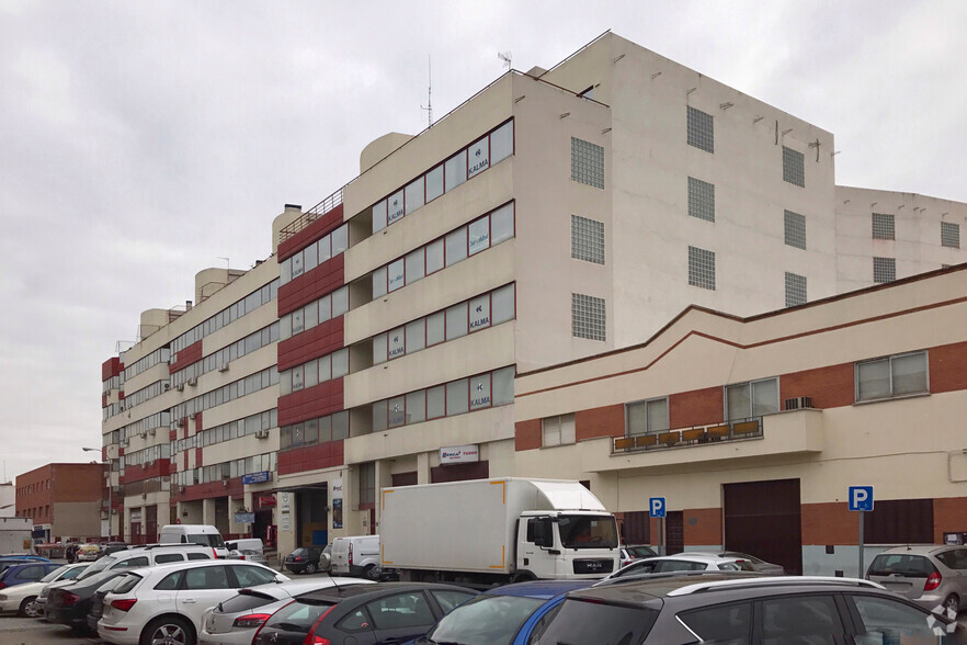 Camino Hormigueras, 118-124, Madrid, Madrid for rent - Building Photo - Image 2 of 2