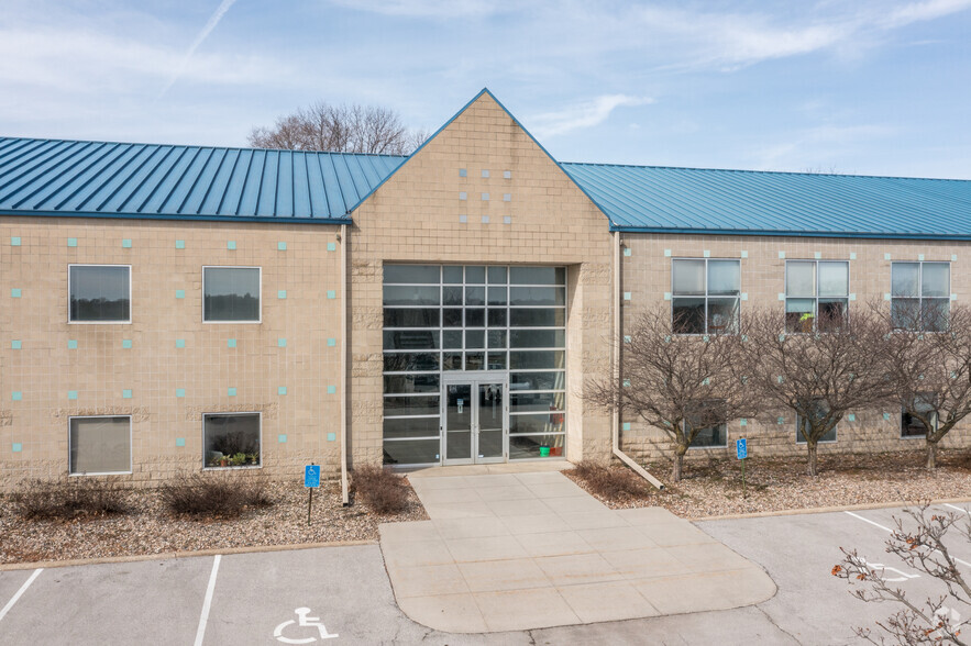 2894 106th St, Urbandale, IA for rent - Building Photo - Image 3 of 5