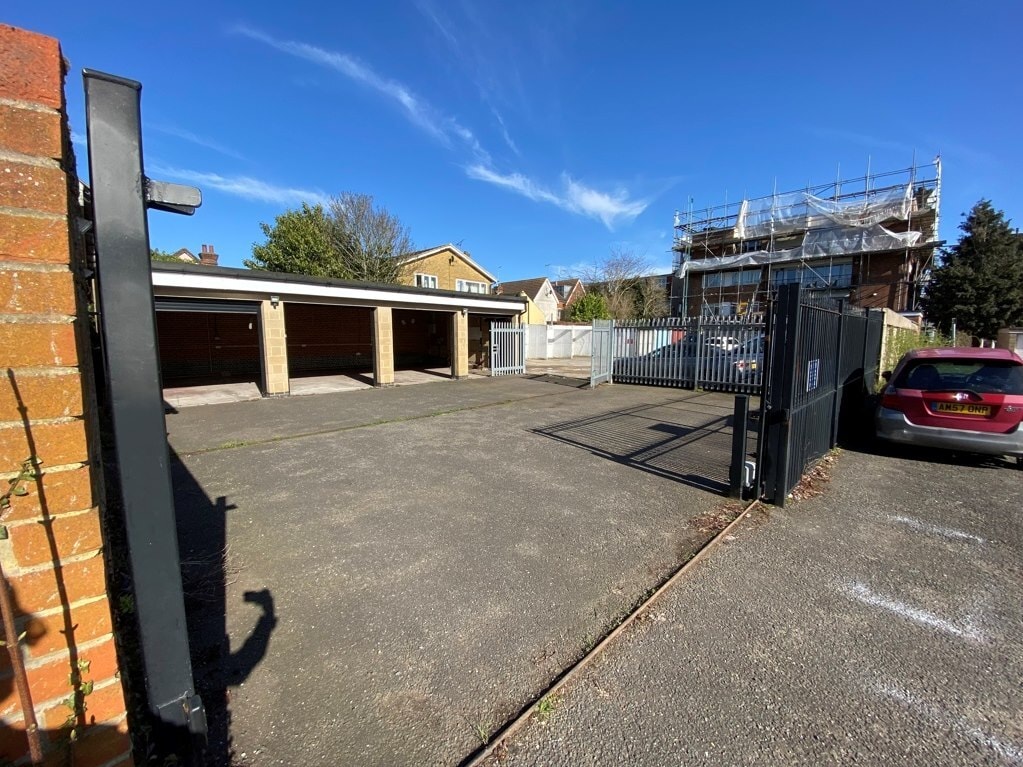 9 South Primrose Hl, Chelmsford to rent Primary Photo- Image 1 of 4