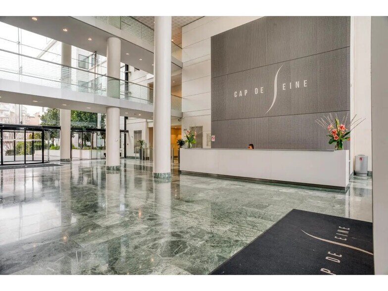 45 Quai Jean Compagnon, Ivry-sur-Seine to rent - Building Photo - Image 2 of 13