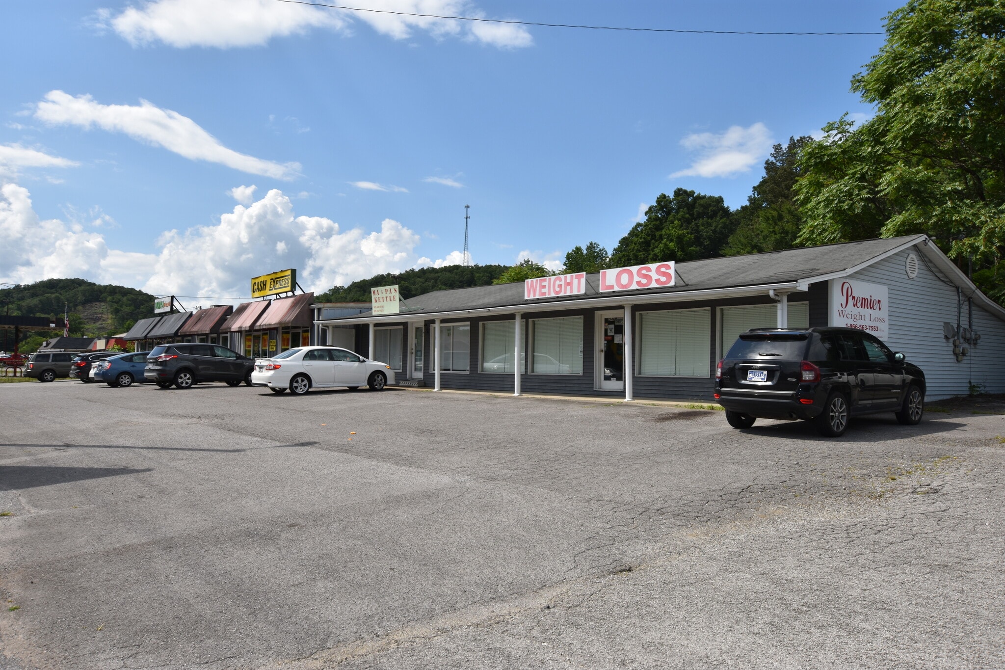 522-546 E Tri County Blvd, Oliver Springs, TN for sale Building Photo- Image 1 of 9