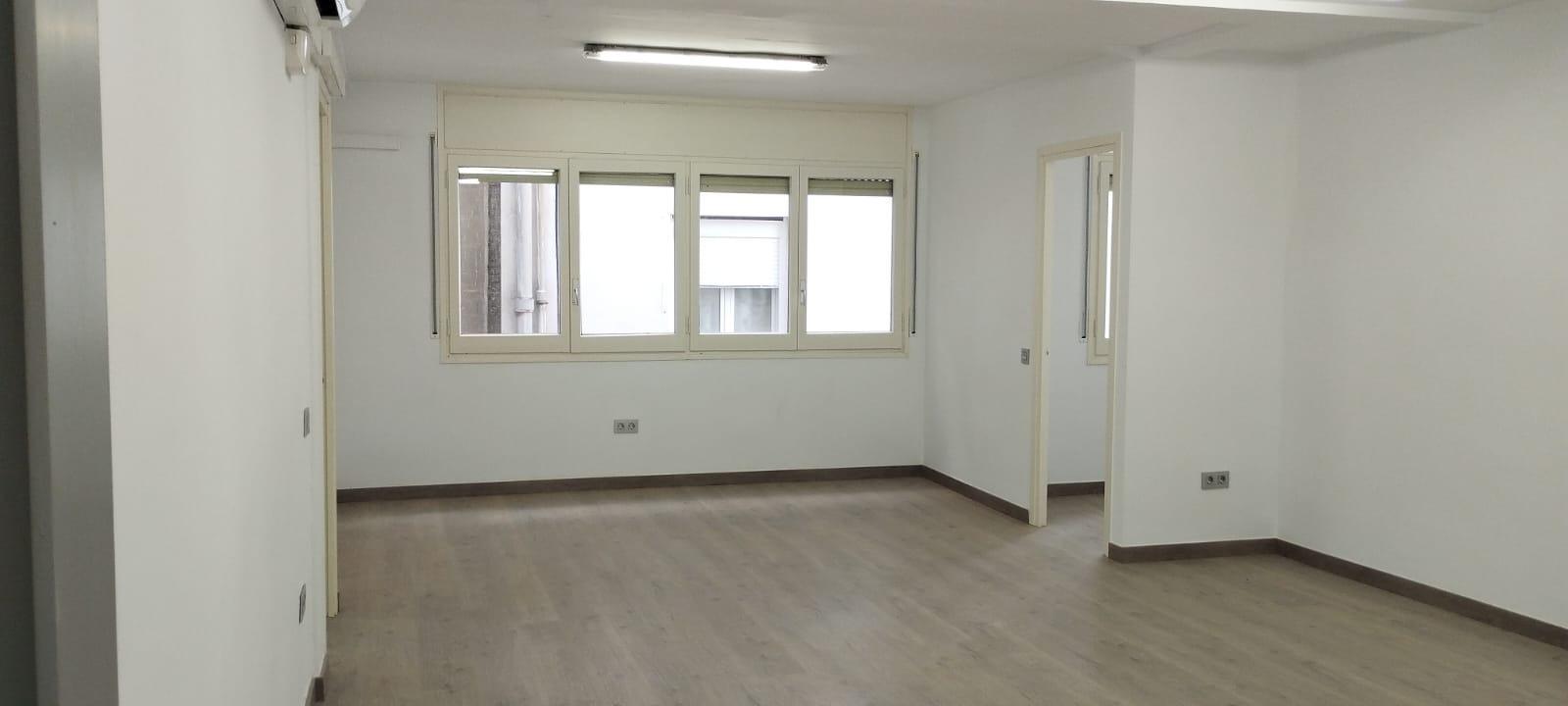 Office in Manresa, Barcelona to rent Building Photo- Image 1 of 5