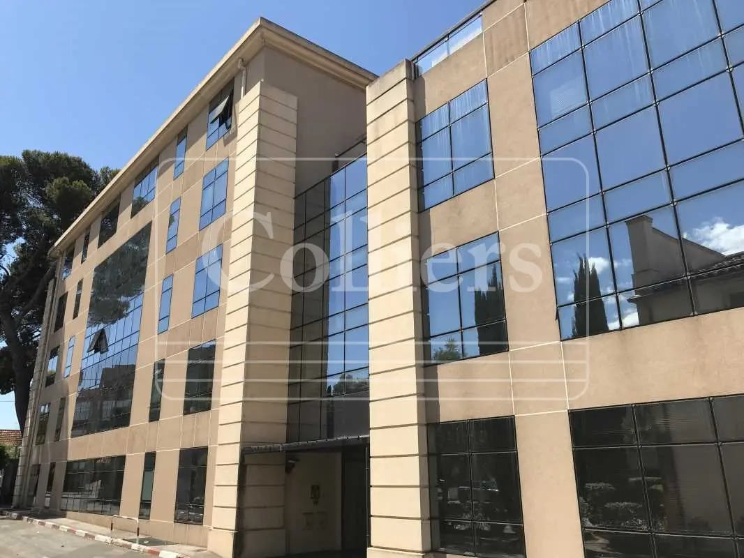 Office in Marseille to rent Building Photo- Image 1 of 13