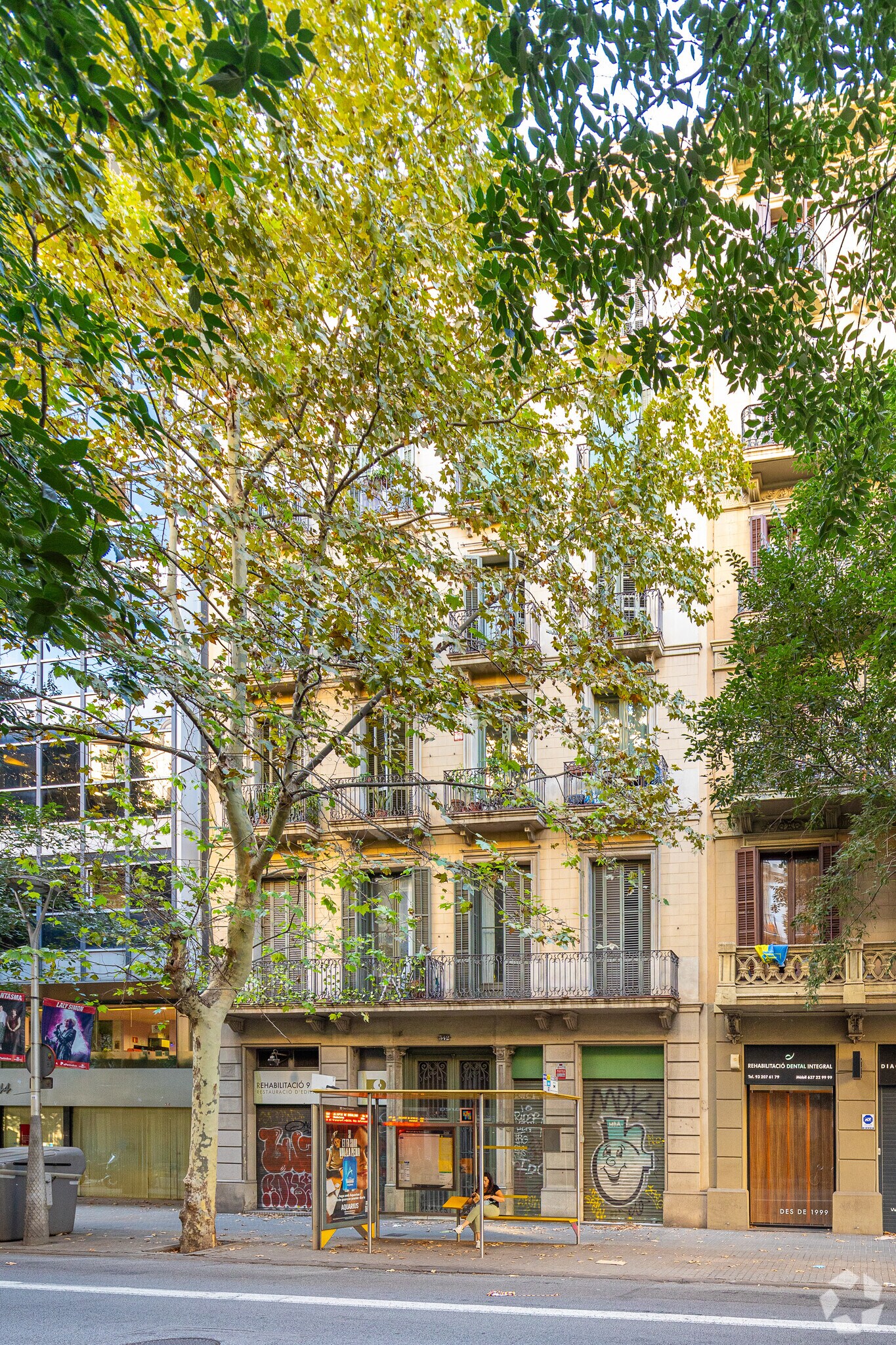 Retail in Barcelona, Barcelona to rent Primary Photo- Image 1 of 2