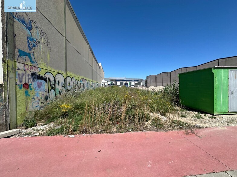 Industrial in Peligros for sale - Building Photo - Image 2 of 5