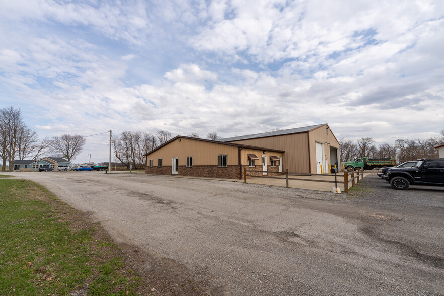 447 N Old State Road 2, Valparaiso, IN for sale - Primary Photo - Image 1 of 1