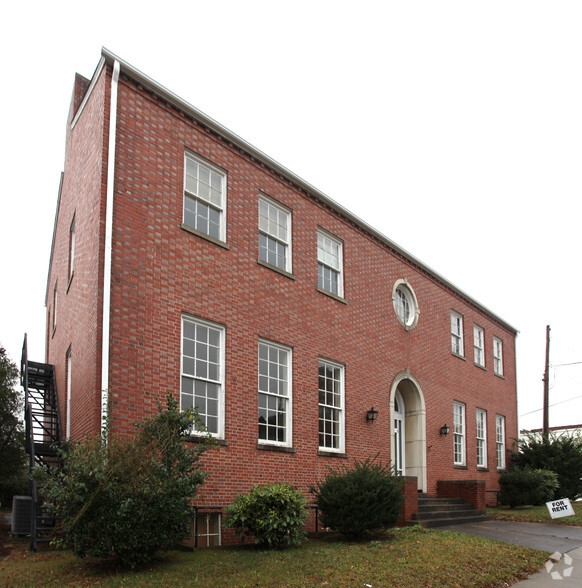 103 E Center St, Lexington, NC for rent - Primary Photo - Image 2 of 5