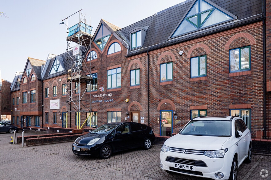 Bessborough Rd, Harrow to rent - Building Photo - Image 2 of 8