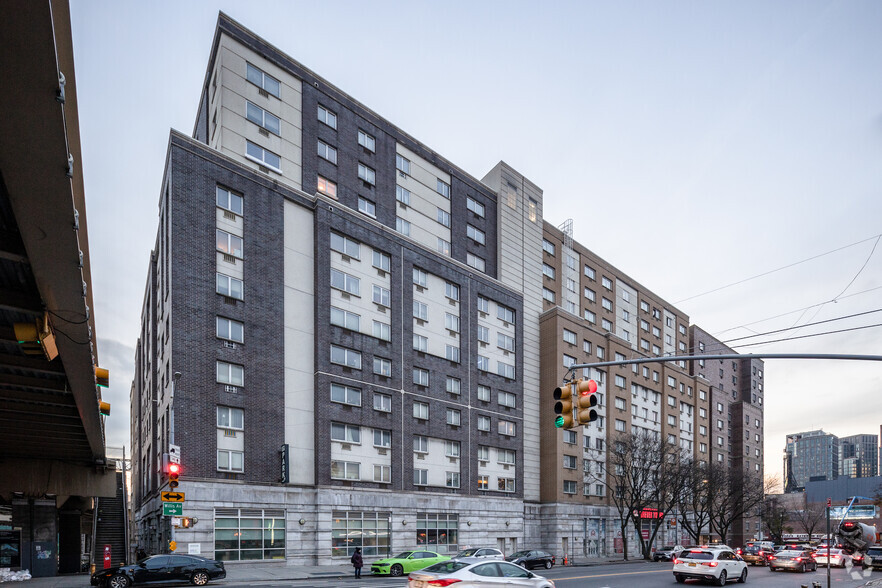 80-84 Bruckner Blvd, Bronx, NY for sale - Building Photo - Image 1 of 1