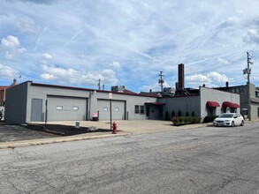 1369 Depot St, Rocky River, OH for rent Building Photo- Image 1 of 7