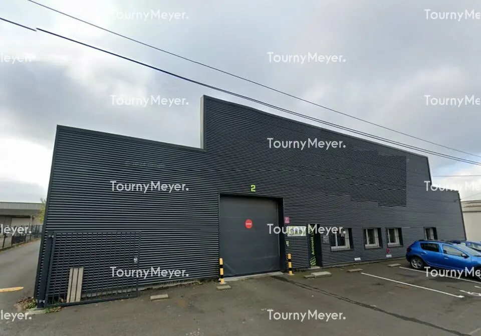 Location Local d'activités 700 m² - Photo 1