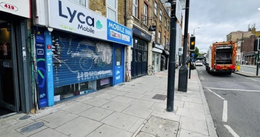 421 Bethnal Green Rd, London to rent - Building Photo - Image 2 of 4