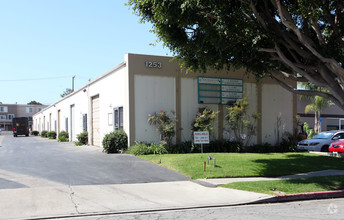 1253 Logan Ave, Costa Mesa, CA for sale Primary Photo- Image 1 of 1