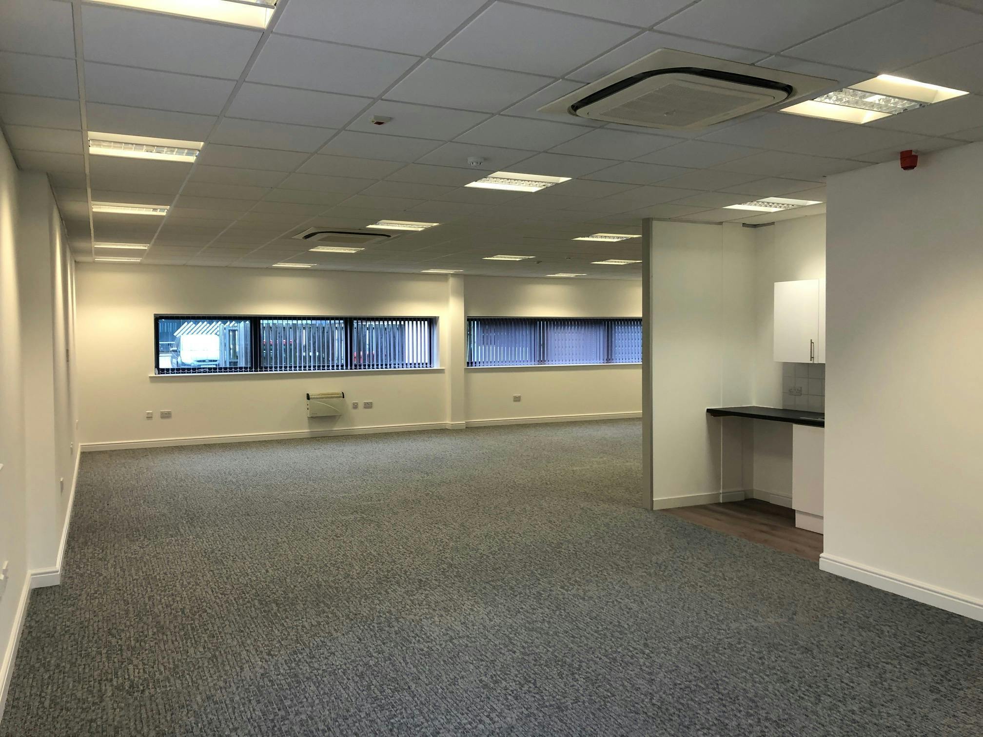 Gelders Hall Rd, Shepshed to rent Interior Photo- Image 1 of 9