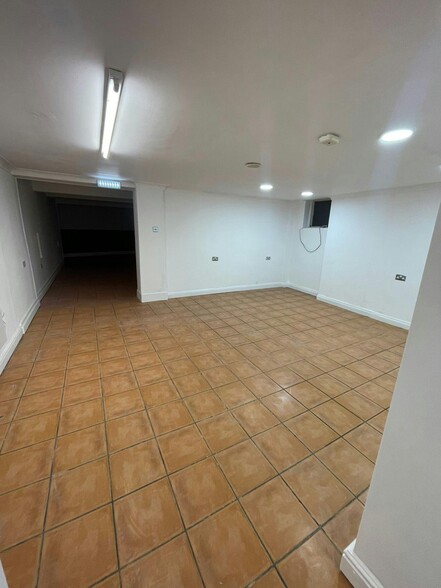 3-5 Academy Pl, Warrington for rent - Building Photo - Image 3 of 9