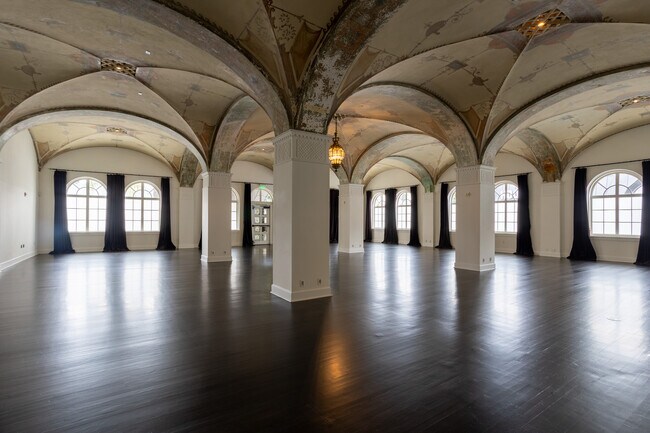 More details for 6525 W Sunset Blvd, Los Angeles, CA - Office, Light Industrial to Rent