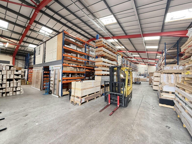 Brassey Clos, Peterborough to rent - Building Photo - Image 3 of 8