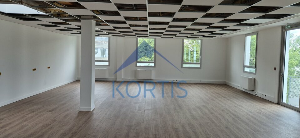 11 Rue Pascal, Bron to rent - Interior Photo - Image 2 of 6