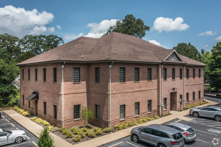 699 Oakleaf Office Ln, Memphis, TN for rent - Primary Photo - Image 1 of 4