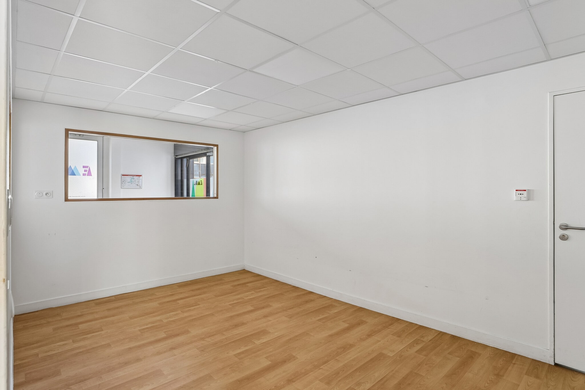 Office in Levallois-Perret to rent Interior Photo- Image 1 of 12