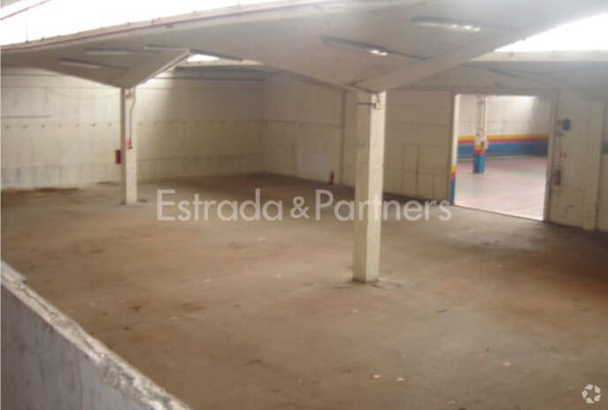 Industrial in Madrid, Madrid for rent - Building Photo - Image 2 of 3