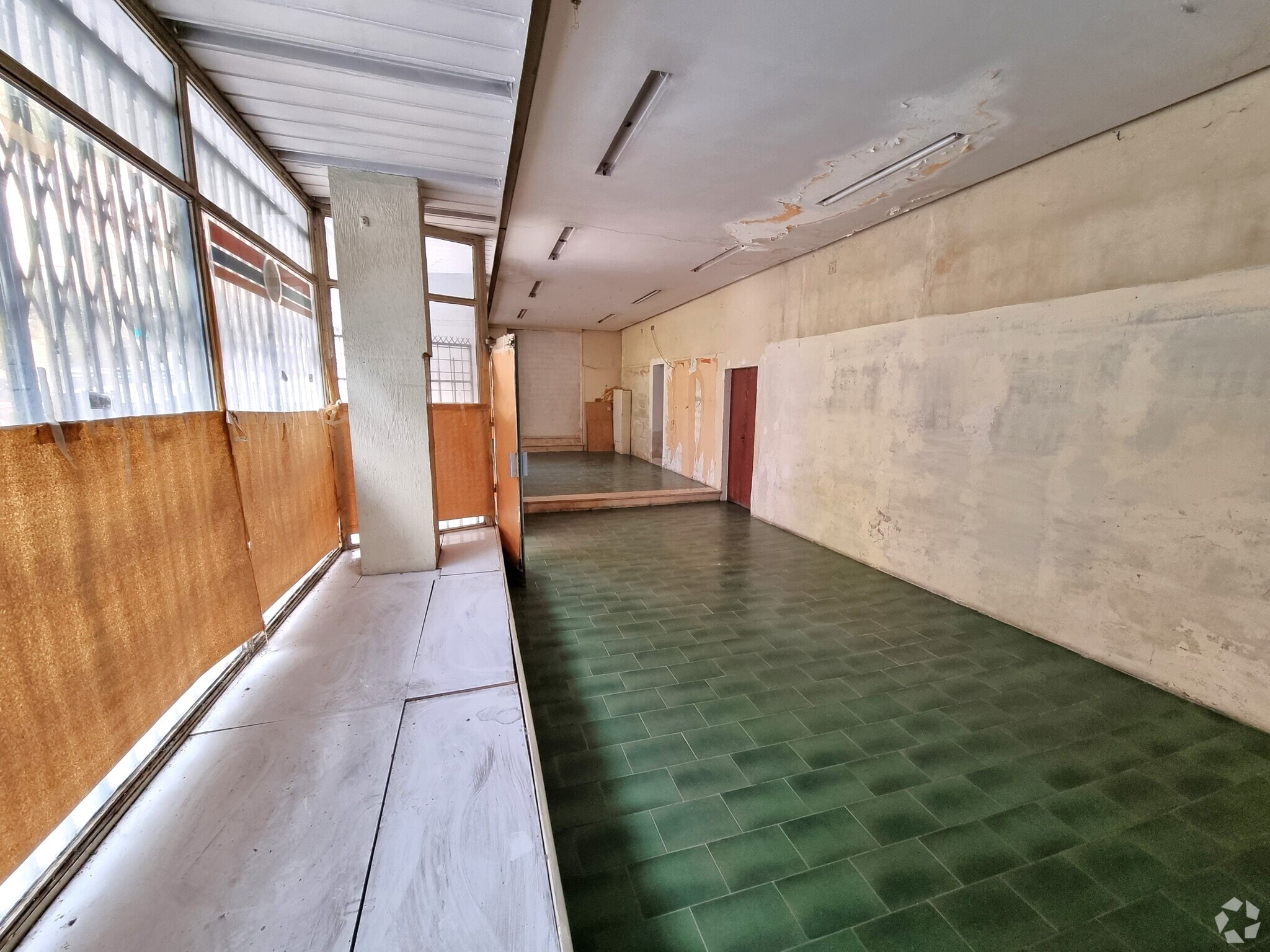 Retail in Madrid, Madrid to rent Interior Photo- Image 1 of 6