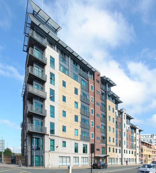 156 Chapel St, Salford for sale - Building Photo - Image 2 of 5