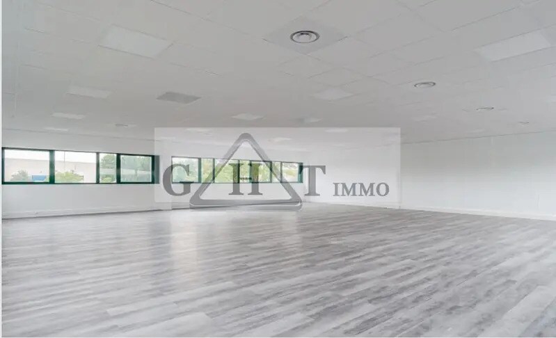 Industrial in Gennevilliers to rent - Interior Photo - Image 3 of 3