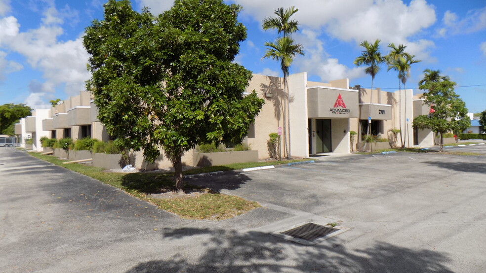 2701 Gateway Dr, Pompano Beach, FL for sale - Building Photo - Image 1 of 1