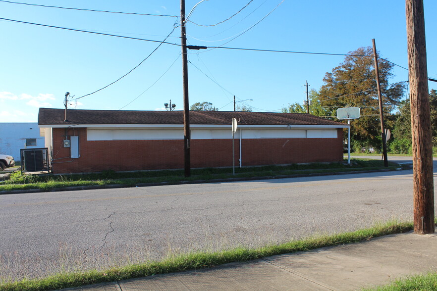 6626 Capitol St, Houston, TX for sale - Building Photo - Image 2 of 9