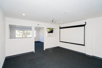 234 Marshall St, Redwood City, CA to rent Interior Photo- Image 1 of 6