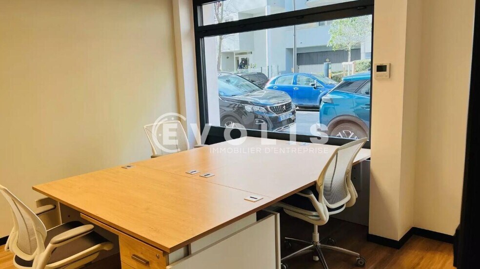 Office in Montrouge to rent - Interior Photo - Image 2 of 4