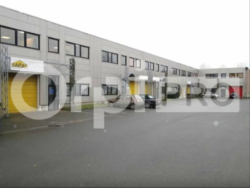 Light Industrial in Bondoufle to rent Building Photo- Image 1 of 5