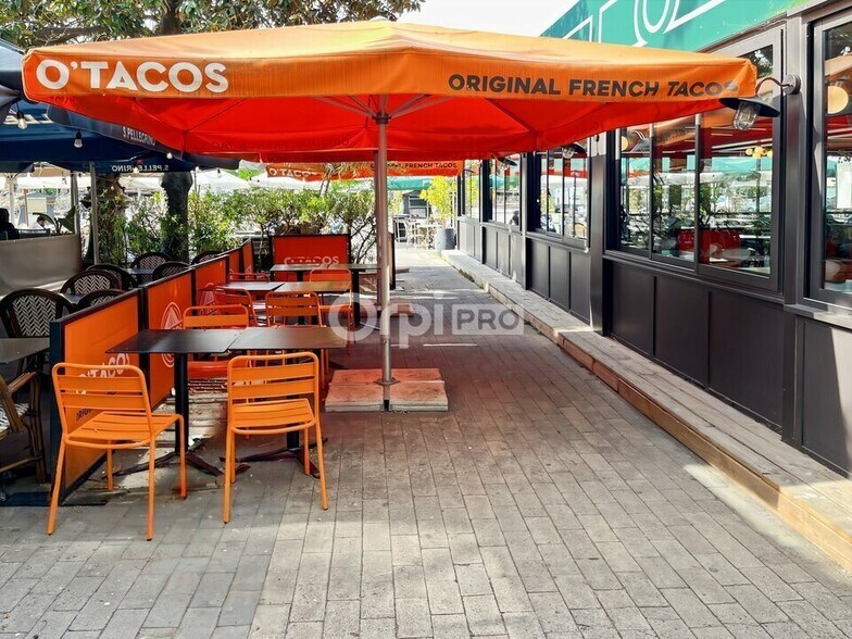 Retail in Aubagne for sale - Building Photo - Image 3 of 12