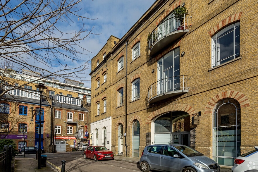 3 Gainsford St, London to rent - Building Photo - Image 3 of 8