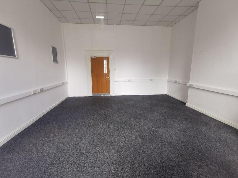 63 Westgate Rd, Newcastle Upon Tyne to rent - Building Photo - Image 1 of 8