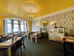 2 Cobham Road, Westcliff On Sea to rent Interior Photo- Image 2 of 15